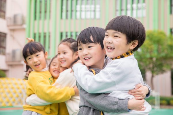 幼儿园中途转学对孩子有哪些不利