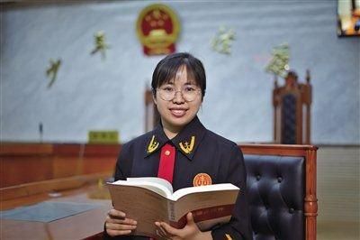 密云法院少年法庭副庭长、四级高级法官刘珍君。受访者供图