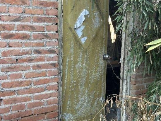 夫妻分居后,孙振涛就住在自家院外的小屋里。(南方周末记者陈怡帆/图)