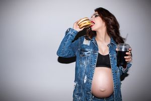 孕妇手指肿胀发热能不能冰敷