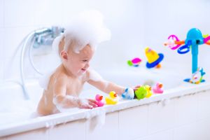 为什么小孩出汗后有股酸臭味