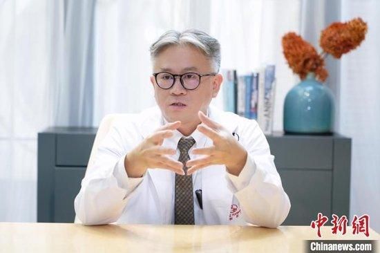 林易正接受记者采访。(受访者供图)