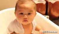 原创 新生儿脐带脱落前后应该怎样护理呢?妈妈尽量注意,免得发生意外