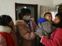 暖心!冒着雨雪,他们把健康送进家门