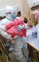 杭州累计确诊112人,“临时妈妈”日行2万步照顾婴幼儿病例