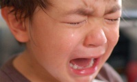 儿童口腔科普:小孩牙齿蛀牙疼怎么办?
