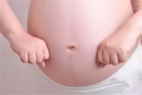 原创 困扰准妈妈们的⽪肤问题,都有哪些对策