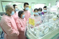生命的接力赛!出生巴掌大、仅490克的宝宝在华西二院活下来了
