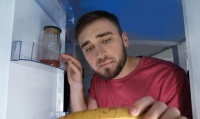 原创 这种“李姓”病菌正在霸占你家冰箱!专挑3类人下手,赶快处理掉