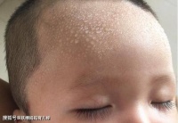 原创 宝宝睡觉爱出汗,缺钙只是原因之一,其他几个原因,父母不能忽视