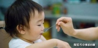 原创 宝宝总是积食?提醒宝妈:记住2招调脾胃,宝宝消化吸收好