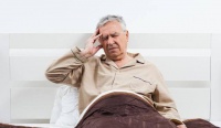 原创 老年人一天睡多长时间合适?医生:若保持在“这个范围”,更健康