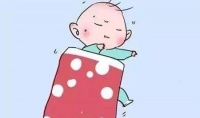原创 宝宝总爱吃衣服被子,衣角跟被角都是湿湿的,是不是缺什么营养
