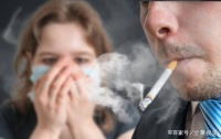原创 爸爸是烟鬼,宝宝难免接触二手烟咋办?不妨试试这些排烟养肺食物