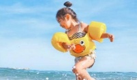 原创 儿科医生:天气再热,也不要对孩子做4件事,影响发育伤身体!