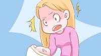 原创 不到一岁的宝宝发烧时,妈妈先别急着喂药,可以这样护理