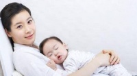 原创 1岁以内的宝宝,已经长了这些本事,你家宝宝达标了没?