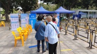 长者接种疫苗积极性提高 我市多个接种点开设“夜间服务”