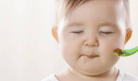 原创 家长注意:孩子不满6岁,这4种食物不要随便给孩子吃,太伤脾胃!