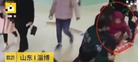 原创 1岁幼儿误食502胶水,致牙齿被黏住,快看医生怎么做!