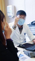 原创 生完孩子的她懊恼了:“为什么我的脸变成了‘大花猫’?”