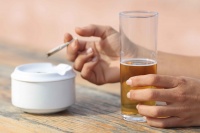 原创 男性备孕期间需忌烟酒,否则会有4大危害,可别不当回事!