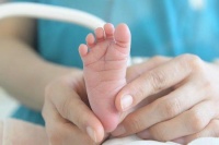 “免费上门给宝宝拍照” 谁卖了新生儿信息?