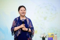 孙瑞雪新书《在爱中成长》 探索爱的教育开启心的成长