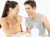 原创 想要备战二胎,男性不妨多吃这3种养精食物,或能助你一臂之力