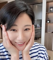 原创 恭喜!40岁演员官宣怀孕,和丈夫晒孕肚激动落泪,4年备孕路艰辛