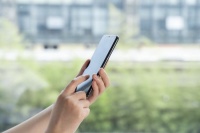 媒体：别让校园App“挤爆”手机