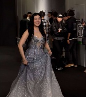 原创             55岁钟丽缇为备孕拼了！打促排卵针胖到180斤，红毯礼服滑落露副乳引争议