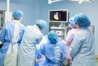 花季少女经血不断，辗转求医无果｜许昌妇幼精准“拆墙”，微创守护青春健康