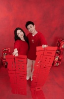 董璇陪张维伊回山西给公婆扫墓！手拿冰饮不怕冷，备孕许久没消息