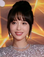 原创             43岁金莎腹部惊现异样，深夜发文暴露备孕真相？网友：孙丞潇有福了