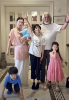 原创         杜星霖直播官宣备孕五胎，高龄抉择引热议，底气背后藏真相