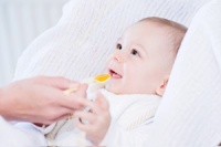 新生婴儿肺炎是什么引起的